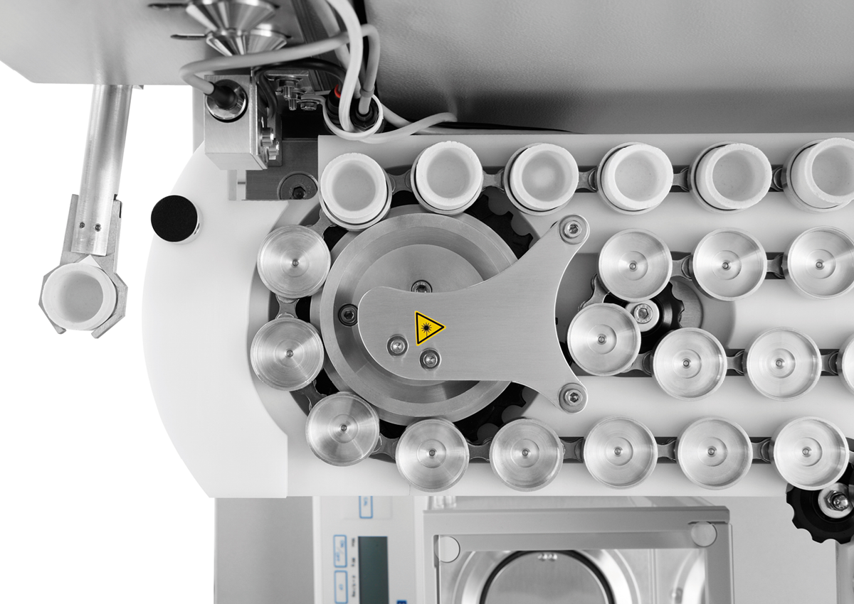 Placing sample in autoloader and analysis 