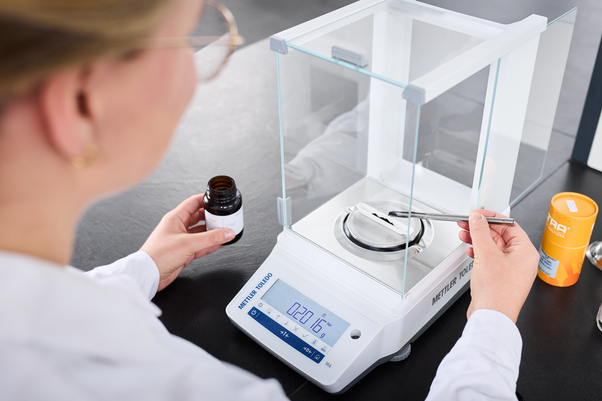 Logging the sample into the software and weighing