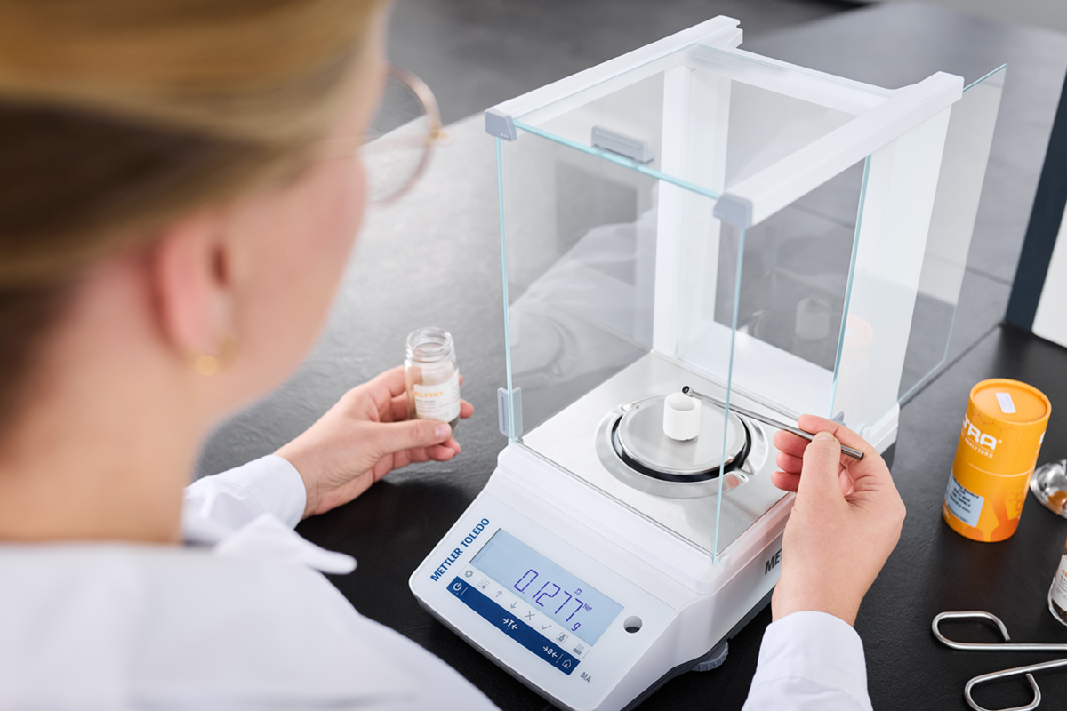 Step 2: Weighing and adding of accelerators 